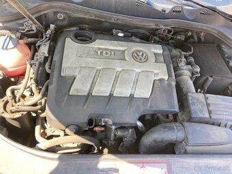 Volkswagen Passat B6 2.0 TDi 125kw Manuál - 13