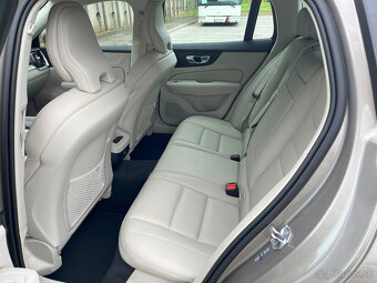 99tis.km Volvo V60 CROSS COUNTRY AWD A/T 2.0l 140KW - 13
