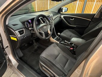 Hyundai i30 1.6 CRDi DOHC 16V Fleet - 13