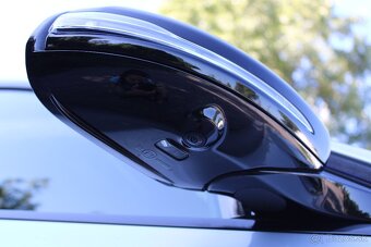 Mercedes-Benz E - 13