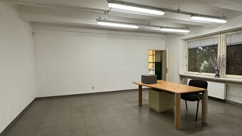 Napredaj trojpodlažná budova v centre Vrbového - 13