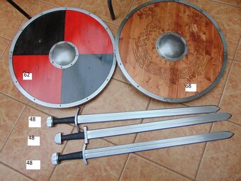 predám  viking  sekeru s motývmi - 13