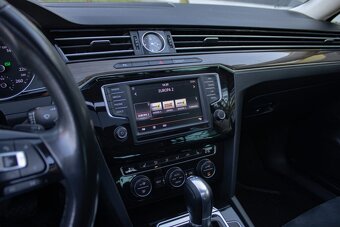 Volkswagen Passat Variant 2.0 TDI DSG VW - 13