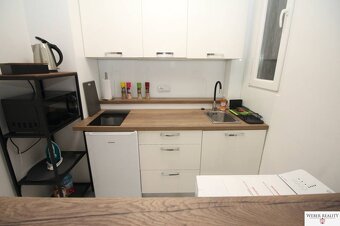 2-izb.Staré Mesto (Laurinská ul.) 3/5p. s balkónom, pešia zó - 13