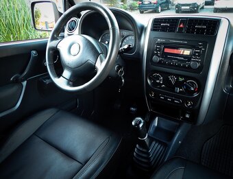 SUZUKI JIMNY 1.3benzin 2013 4x4 KOŽA KLIMA VYHREV ŤAŽNE - 13