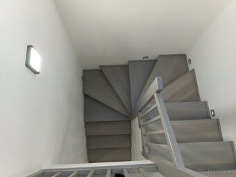 Masívne drevené schody na mieru. Martin, Žilina a okolie - 13