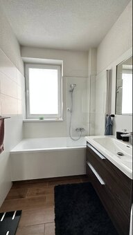 Odstúpim prenájom 3izb bytu (85 m² + 5 m²) Námestie Iglovia - 13