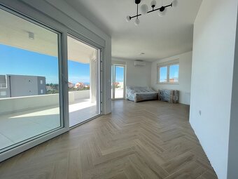 Apartmánový dom so 6-timi zariadenými apartmánmi /Chorvátsko - 13