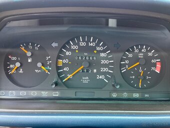 Mercedes W124 E220, 62666km - 13