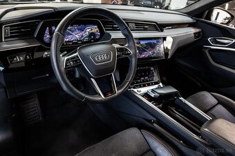 Audi E-tron - 13