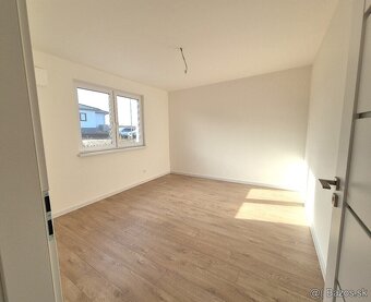 NA PREDAJ NOVOSTAVBA DOMU č. 3 VEĽKÉ KRŠKANY - 13