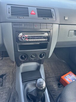 Škoda Fabia 1.2 HTP benzín 2005 - 13