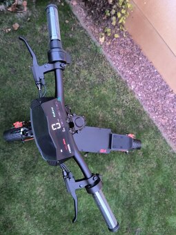 Kukirin G4 2025 - ZARUKA - 0 Kilometrov - 13