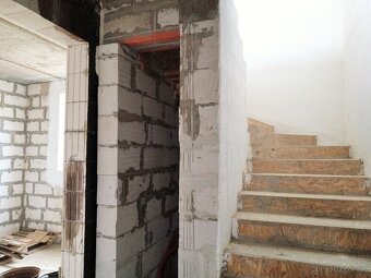 Dom pre 2 rodiny, len 10 minút od Košíc - 13