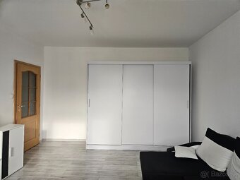 Na predaj zrekonštruovaný 2 izbový byt v Dubnici nad Váhom. - 13