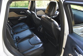 Jeep Cherokee 2.2 TD Overland ADI AWD - 13