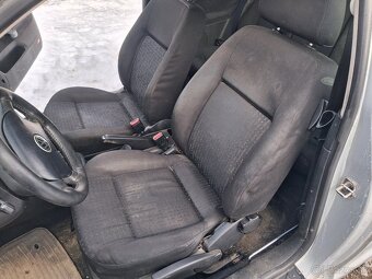 Rozpredám golf 4 trojdverak - 13