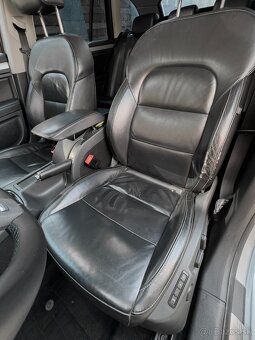 Škoda Superb Combi 2012, 2.0, 4x4, 103kW, DSG, audio tuning - 13