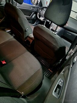 Peugeot 308 - 13