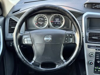 Volvo XC60 2.4D AWD Momentum Geartronic - 13