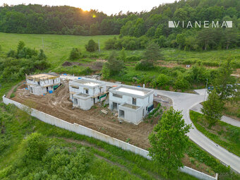 IBA U NÁS Výnimočný 4i rodinný dom s dvojgarážou 710m2, PB - 13