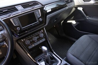Volkswagen Touran 2.0 TDI Highline DSG - 13