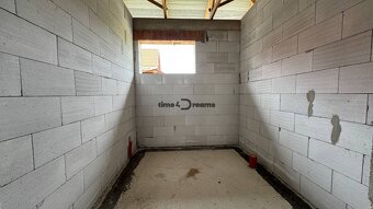 NA PREDAJ 4 izbový dom v obci Ladice - 13