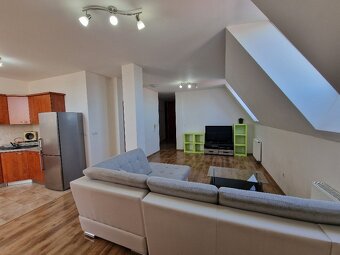 2 izb. byt na Kúpeľnom námestí v Seredi, 57m2 na predaj - 13