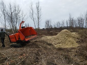 ♻️ Prenajmem profesionálny drvič /štiepkovač/ konárov. ♻️ - 13