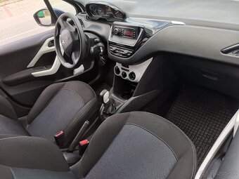 Peugeot 208 - 13