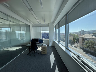 Prenájom novozrekonštruovaného samostatného kancelárskeho tr - 13