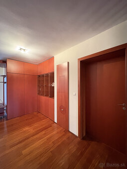 Nadštandardný 7-izbový rodinný dom s bazénom a saunou, Rača - 13