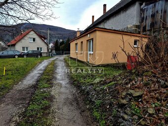 Chalupa v malebnej dedinke Podhradie pri Prievidzi - 13