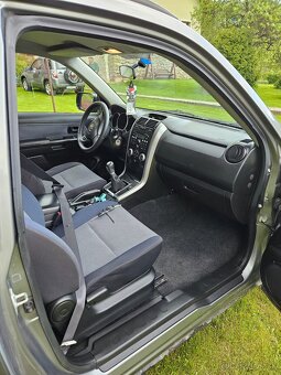 Suzuki Grand Vitara 1.6 LPG + Benzín - 13