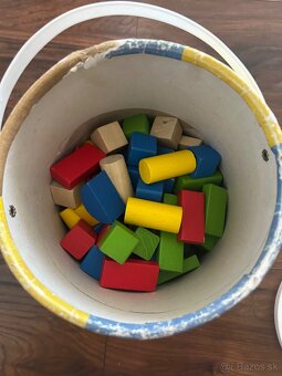 Hračky a hudobné nástroje - 13