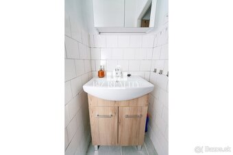 NA PREDAJ 3 izbový byt s garážou, 2x pivnica, Nové Mesto n/V - 13