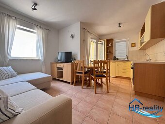 ☀NOVALJA (HR) -  2-izbový apartmán 45 m2 s terasou v 2.rade  - 13