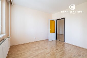 REZERVOVANÉ - PREDAJ 3-IZBOVÉHO BYTU V PÔVODNOM STAVE - Palá - 13