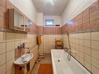 Na predaj rodinný dom v obci Veľké Uherce - 13