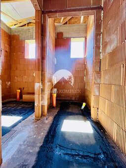 Reality KOMPLEX s.r.o., Vám ponúka na predaj moderný dvojdom - 13