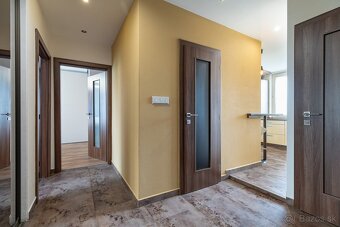 "REZERVOVAVÝ" Ponúkam elegantný 3 izbový byt na sídlisku D - 13