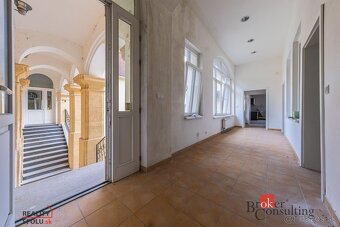 Exkluzívna ponuka rodinného domu s polyfunkciou v centre mes - 13