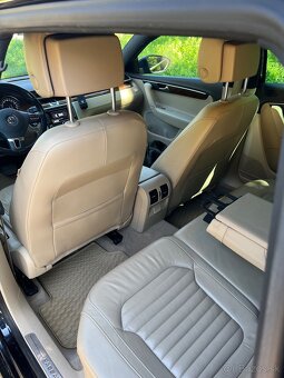 Volkswagen Passat B7 Variant 2.0 TDI Highline - 13