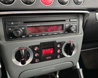 AUDI TT Coupe 1.8i 180koní Benzín + LPG - 13