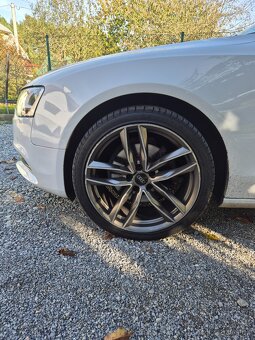 Predám Audi A5 2.0tdi 140kw - Automat 8m - DOVOZ GB- - 13