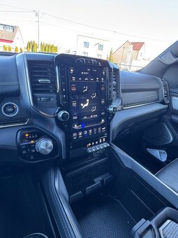 Dodge Ram, LIMITED, 2020, nehavarovaný - 13