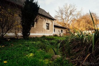 PREDAJ: Rodinný dom so záhradou, hospodárskymi stavbami a pô - 13