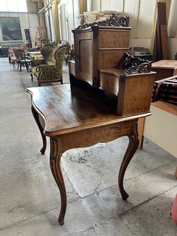 starožitný písaci stolík s nadstavbou - 13