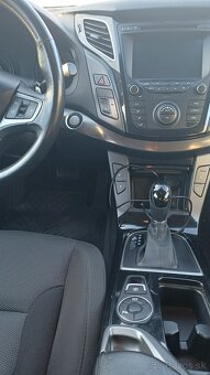 Hyundai i40 CW combi 1.7 CRDI AUTOMAT - 13