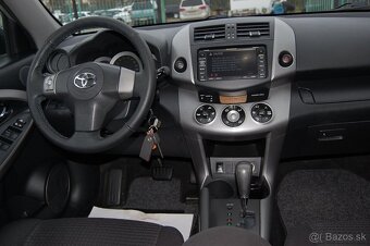 Toyota RAV4 2.0 benzín - 13